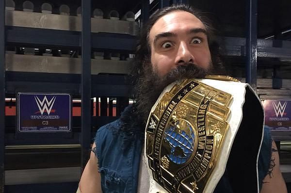 Does anyone remember Luke Harper's IC title reign?